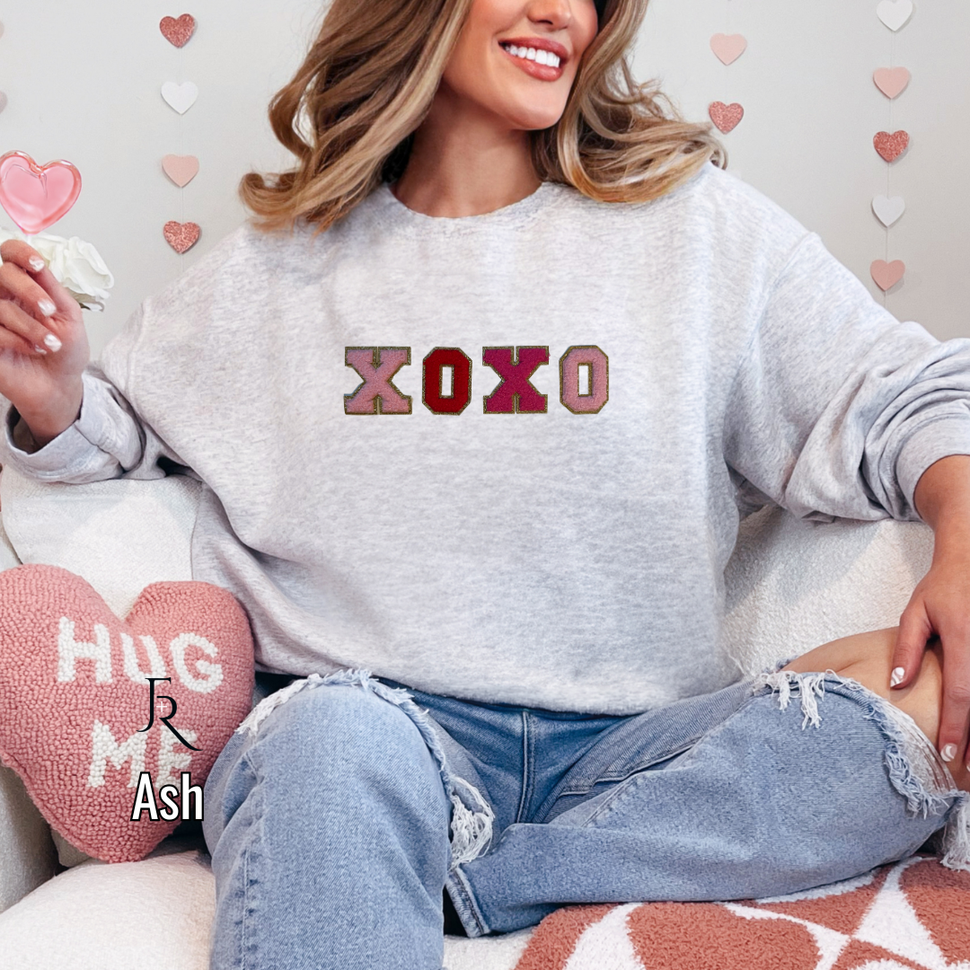 "XOXO" Valentine's with gold glitter border pullover