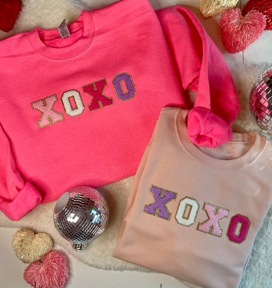 "XOXO" Valentine's with gold glitter border pullover